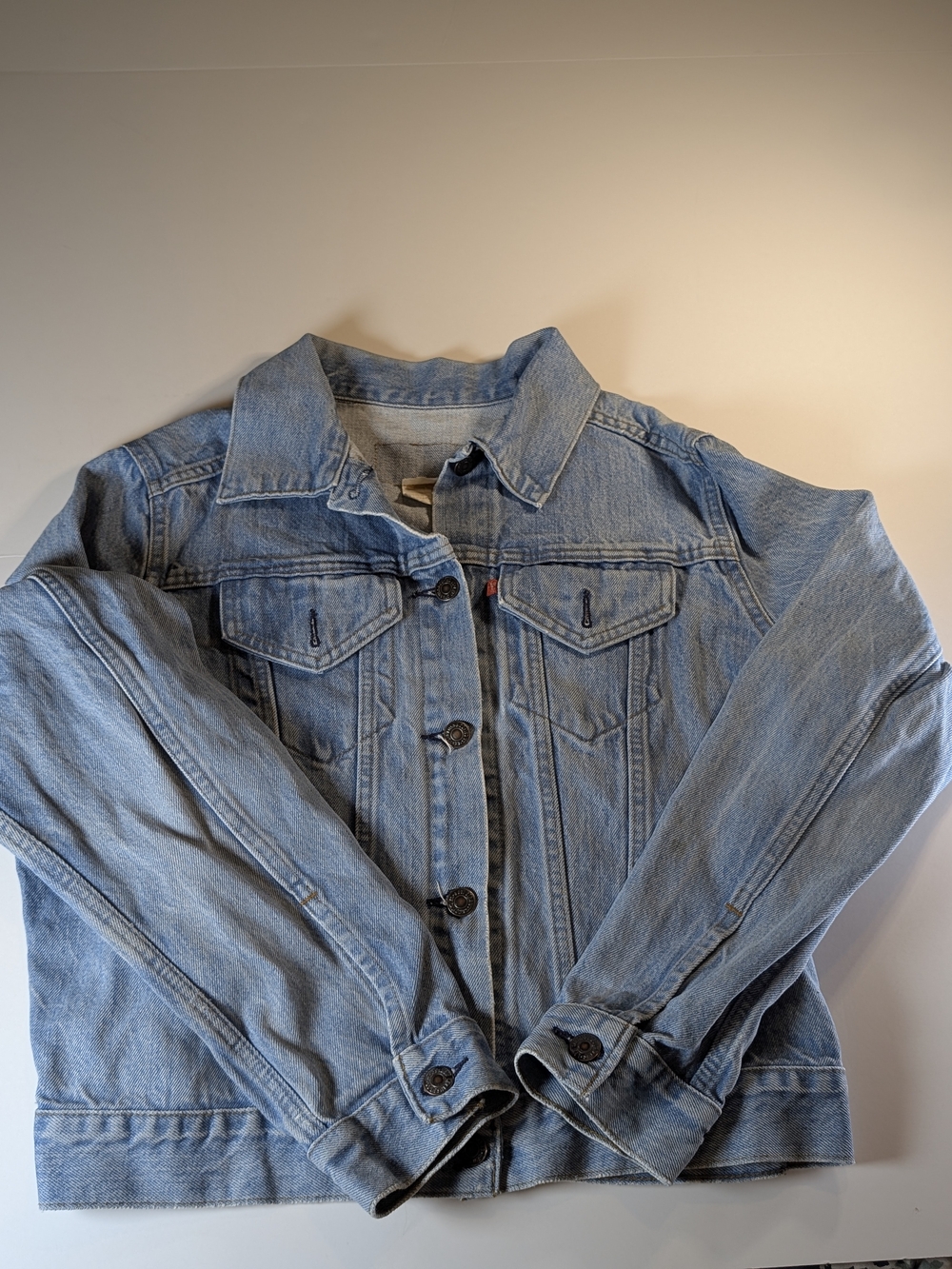 Vtg Levis Denim Trucker Jacket Light Wash Jean Coat Size S USA Made Type 3